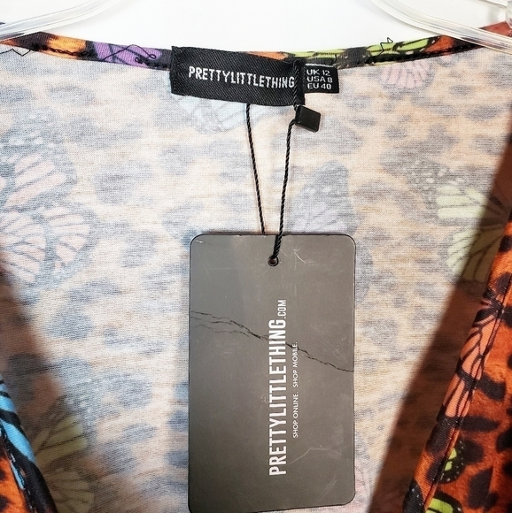 PRETTYLITTLETHING Multi Jersey Butterfly Printed Plunge Bodysuit - Picture 4 of 7